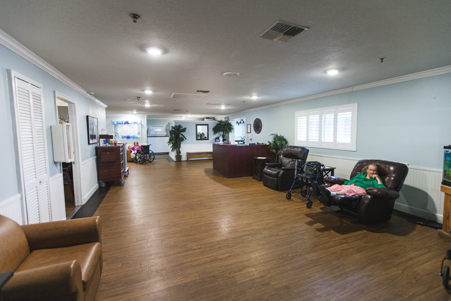 ANGELS SENIOR LIVING AT NORTH TAMPA - Photo 5