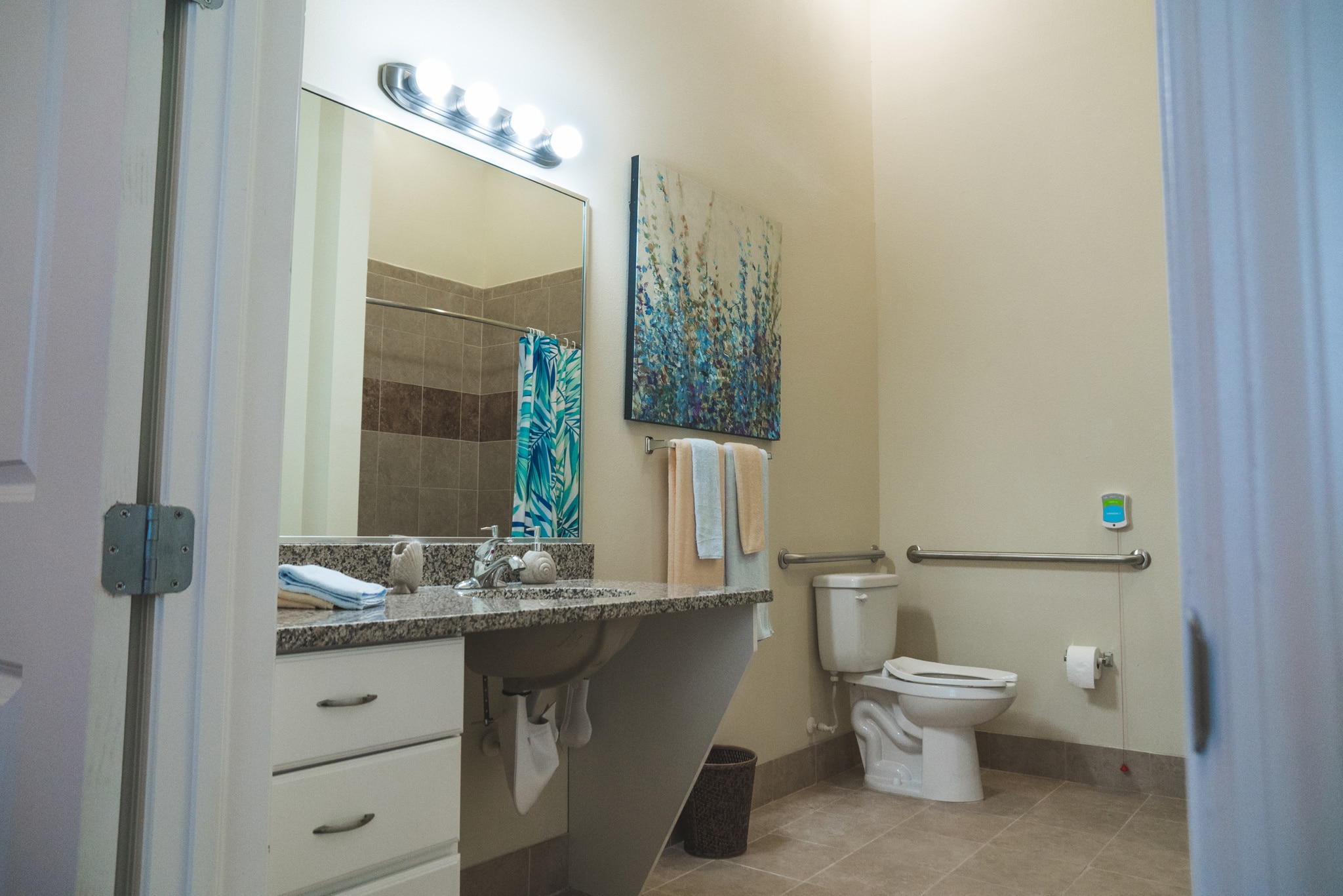 ANGELS SENIOR LIVING AT SARASOTA - Photo 2