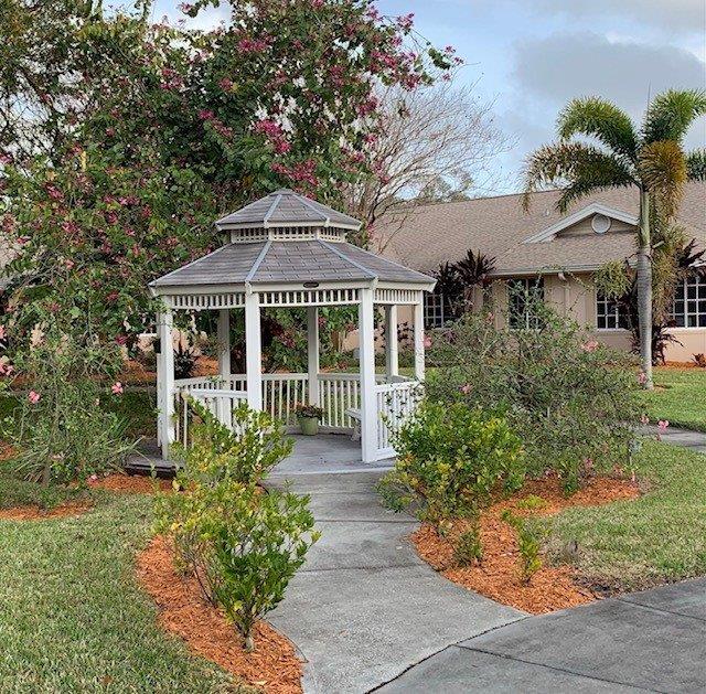 10-Gazebo-1